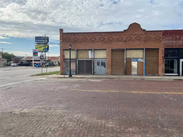 Bartlett, TX 76511,239 E Clark ST