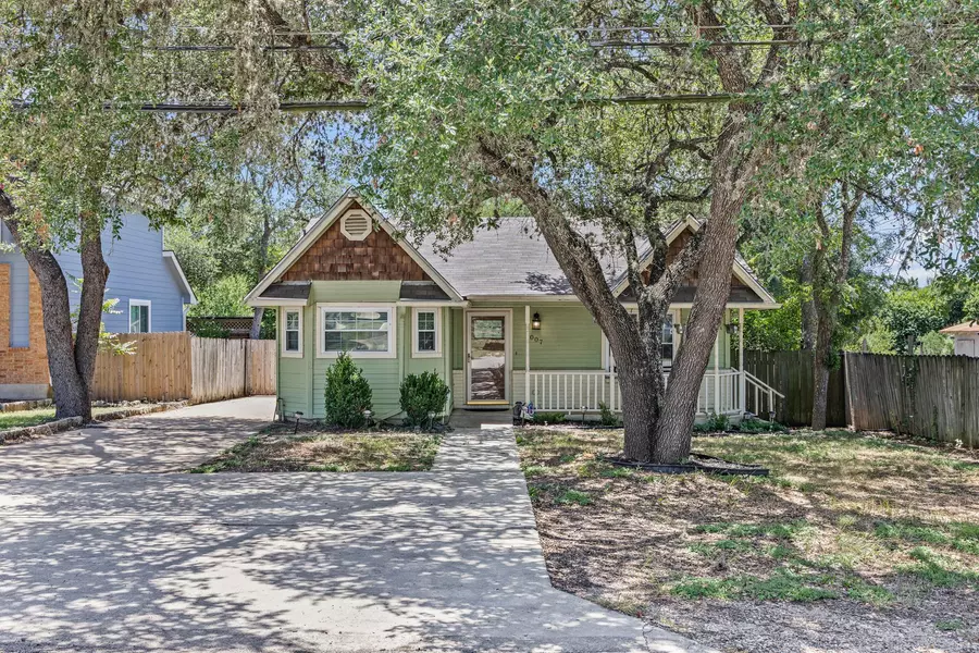1007 N Bishop ST, San Marcos, TX 78666