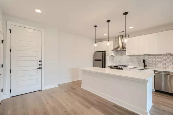 Austin, TX 78705,2500 Longview ST #404