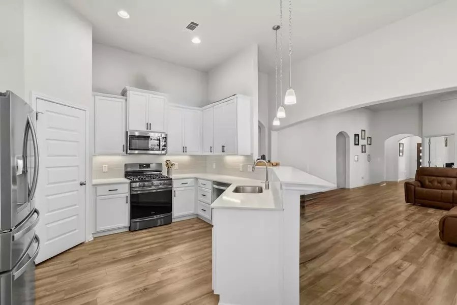 185 Dogvane CIR, Kyle, TX 78640