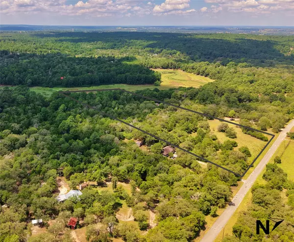Smithville, TX 78957,810 Pine Valley LOOP