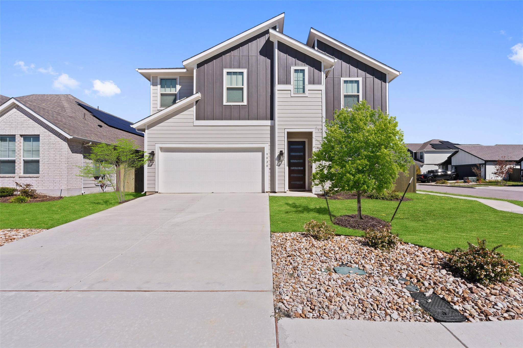 9820 Grapevine Leaf DR, Manor, TX 78653