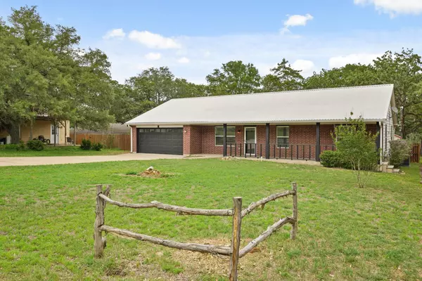 Smithville, TX 78957,503 Pine ST