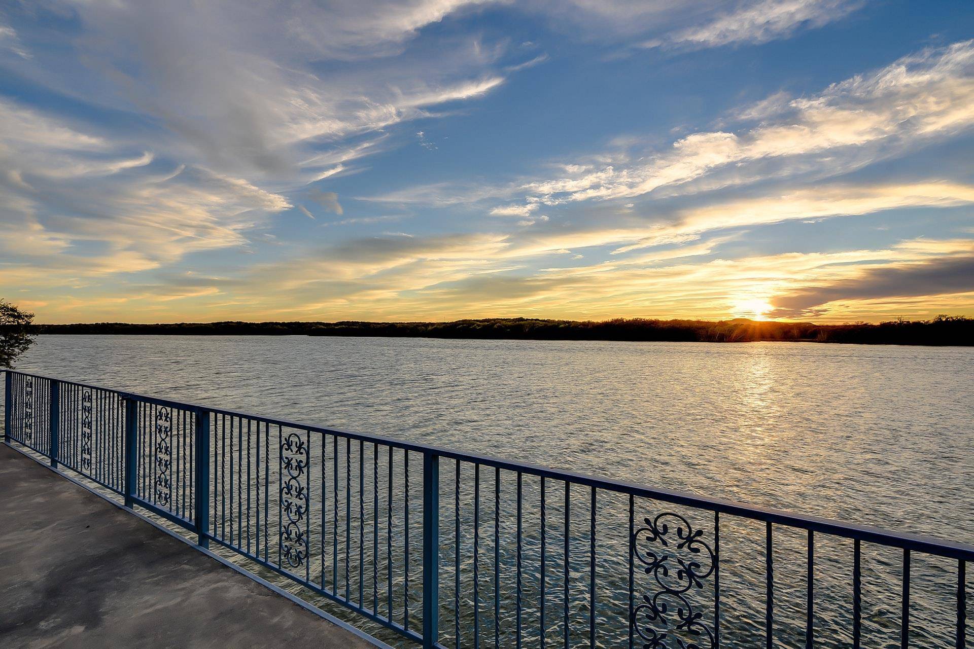 1004 Circle DR, Kingsland, TX 78639