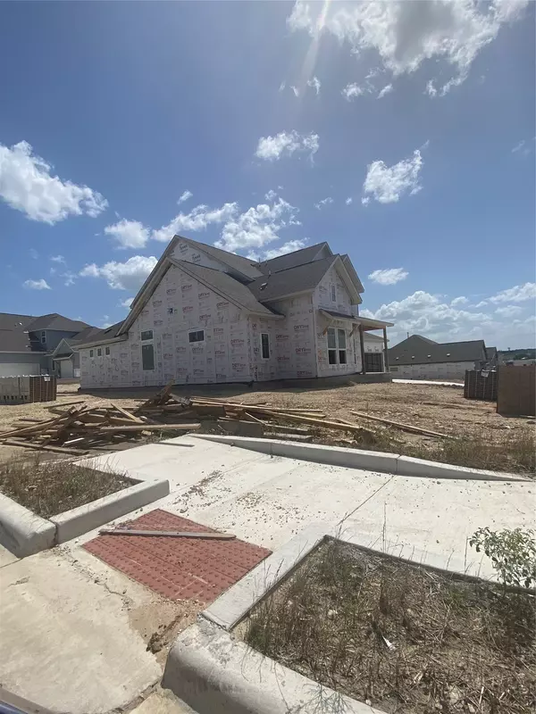 Liberty Hill, TX 78642,301 Yaklin DR