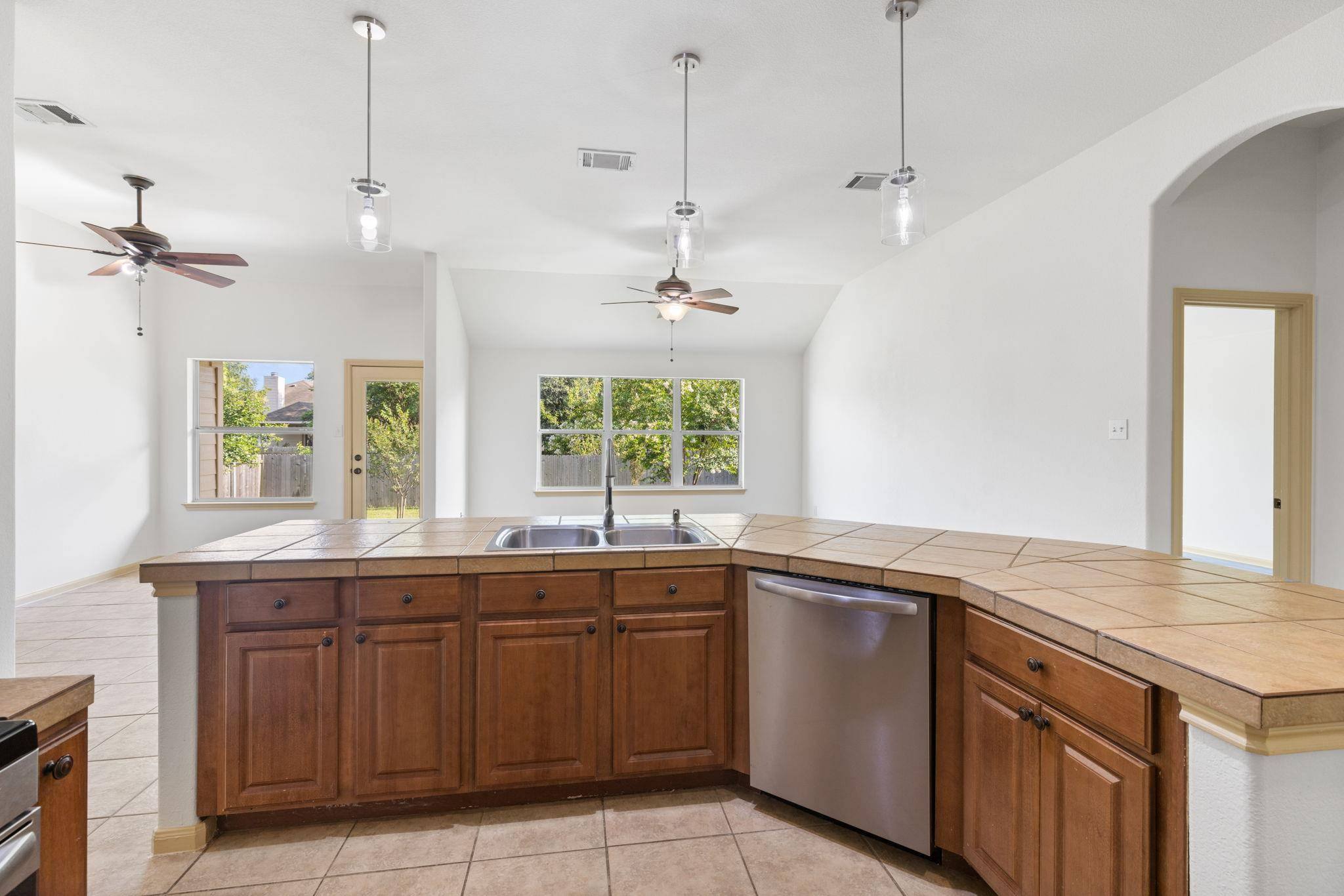Hutto, TX 78634,325 Swenson DR