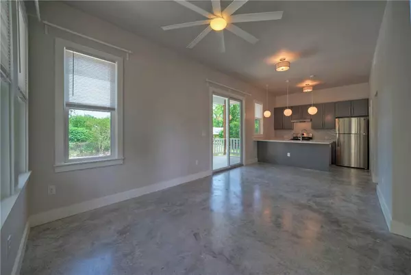 Austin, TX 78702,1006 E 8th ST #A