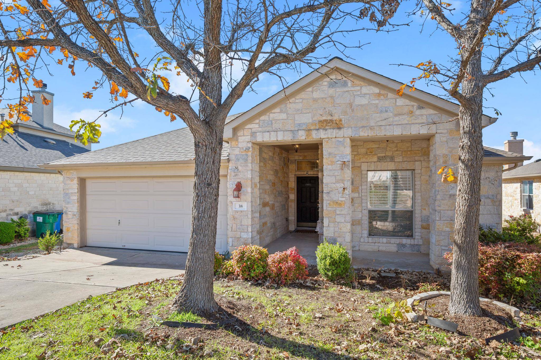38 White Magnolia CIR, Austin, TX 78734
