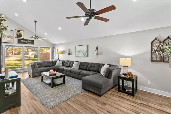 Giddings, TX 78942,489 Schneider ST