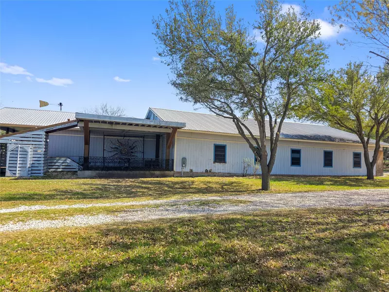 8819 Saddle CIR, Buda, TX 78610