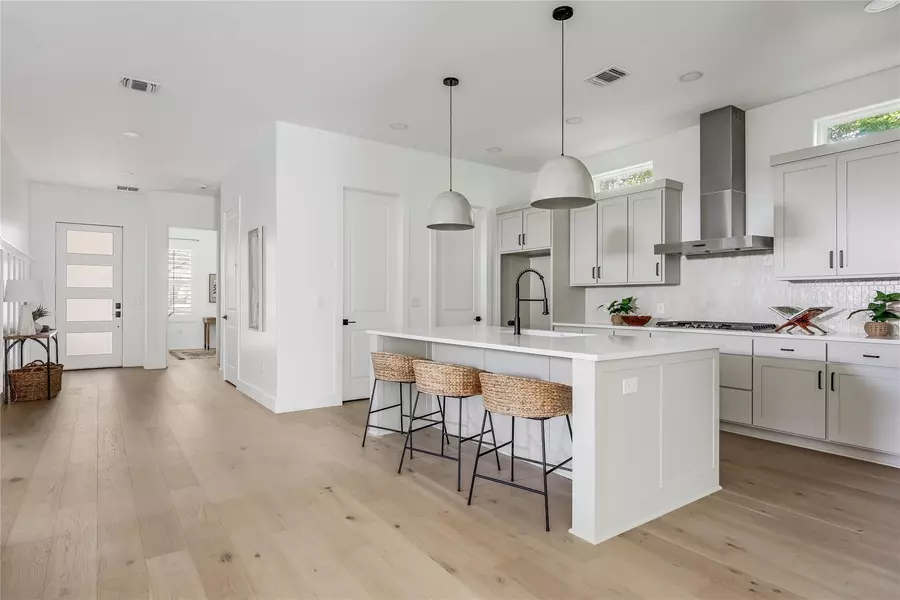 1809 Pasadena DR, Austin, TX 78757