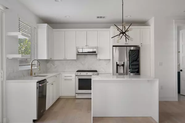 Austin, TX 78741,1511 Oak Heights DR #2