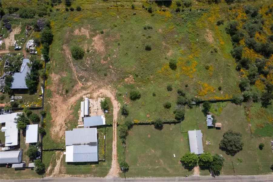 1009 Angle Ave, Llano, TX 78643