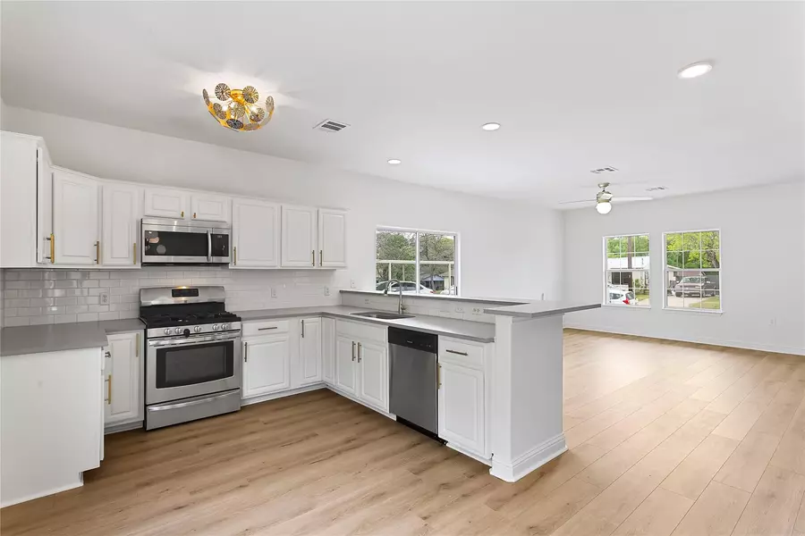 5408 Downs DR #1, Austin, TX 78721