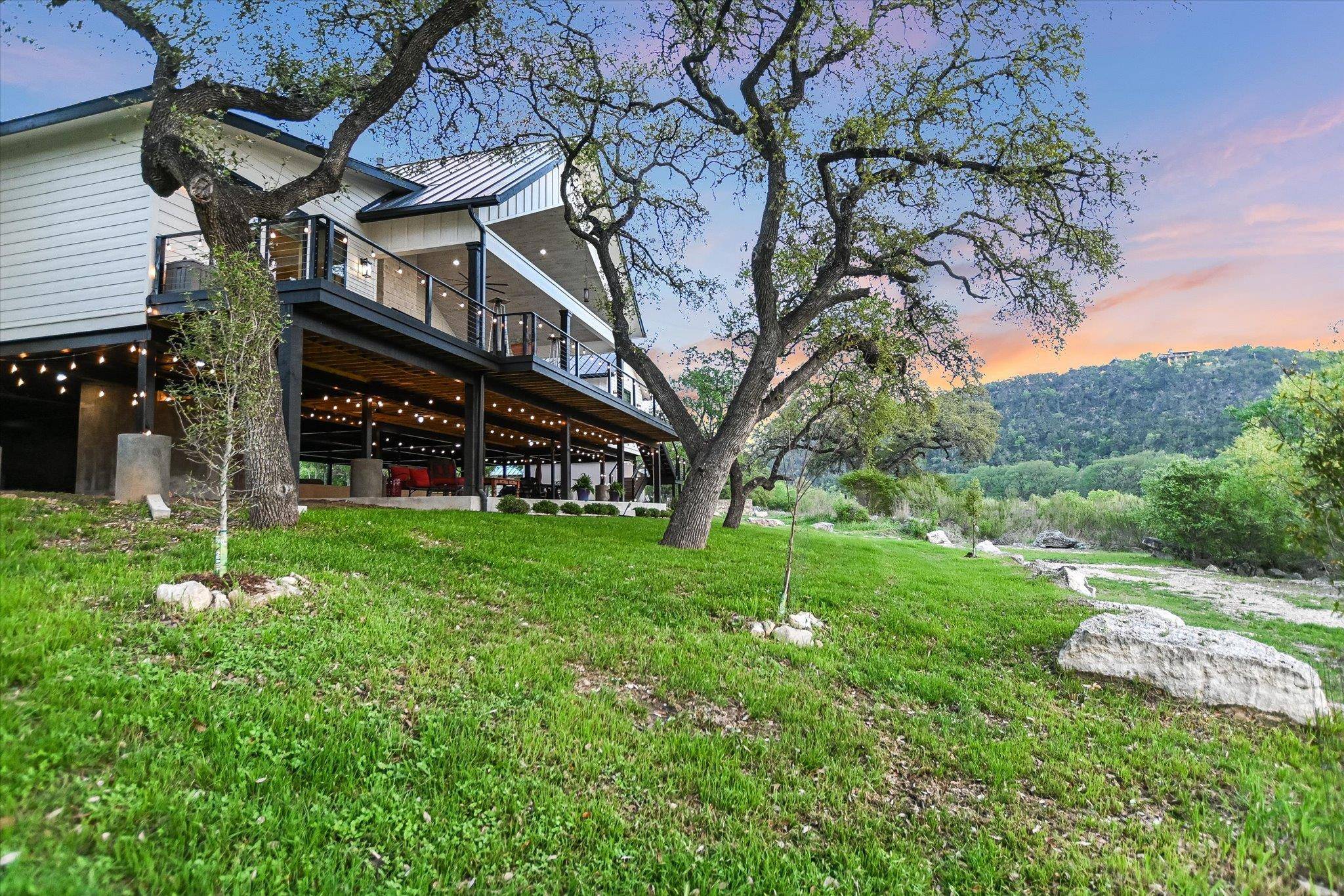 210 Hub DR, Wimberley, TX 78676