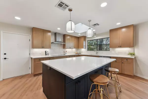 Wimberley, TX 78676,101 Mesa DR