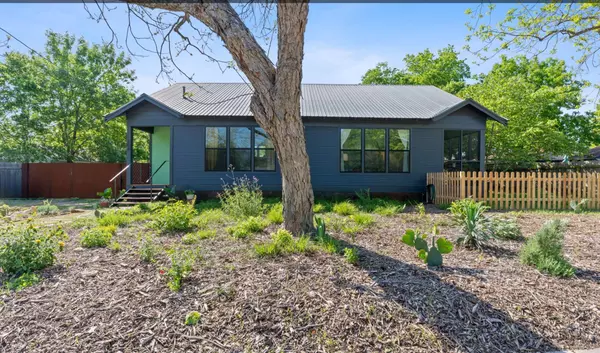 Lockhart, TX 78644,708 W Prairie Lea ST