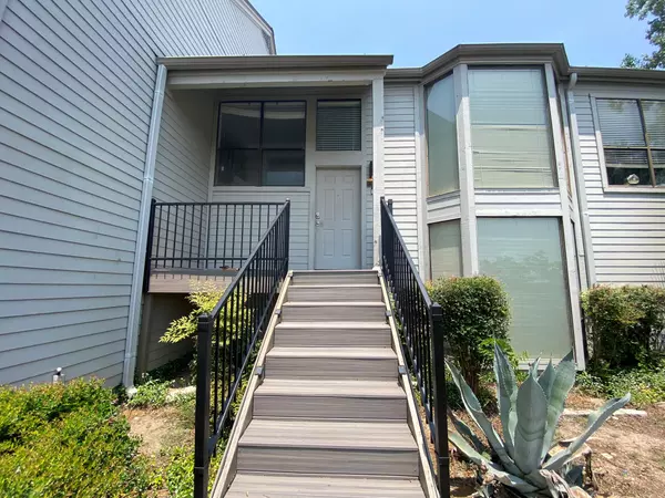 193 WORLD OF TENNIS SQ, Lakeway, TX 78738