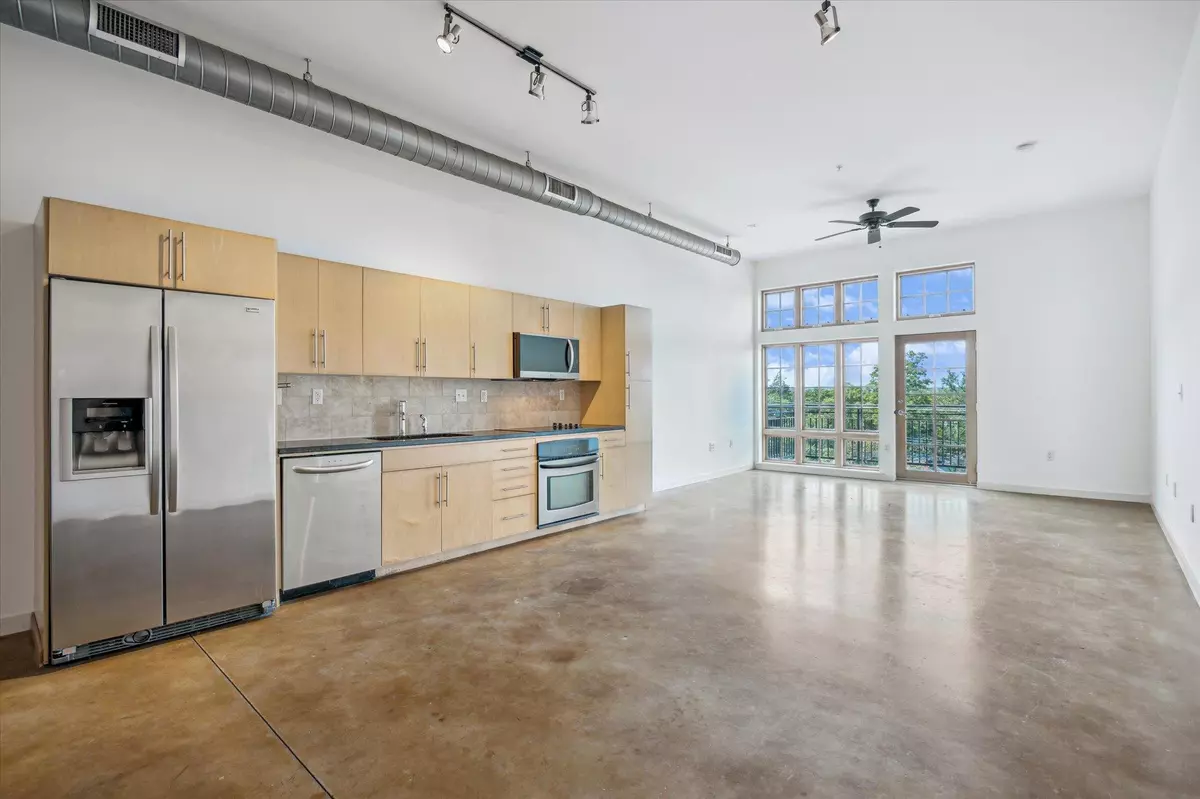 Austin, TX 78702,2235 E 6th ST #408