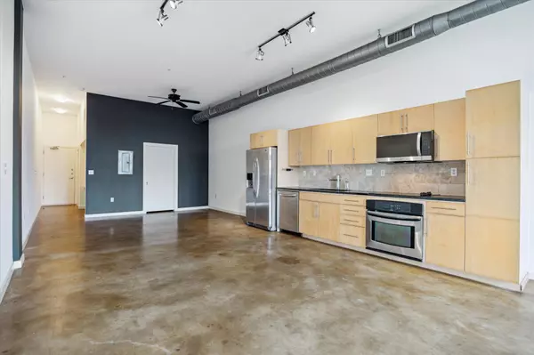 Austin, TX 78702,2235 E 6th ST #408