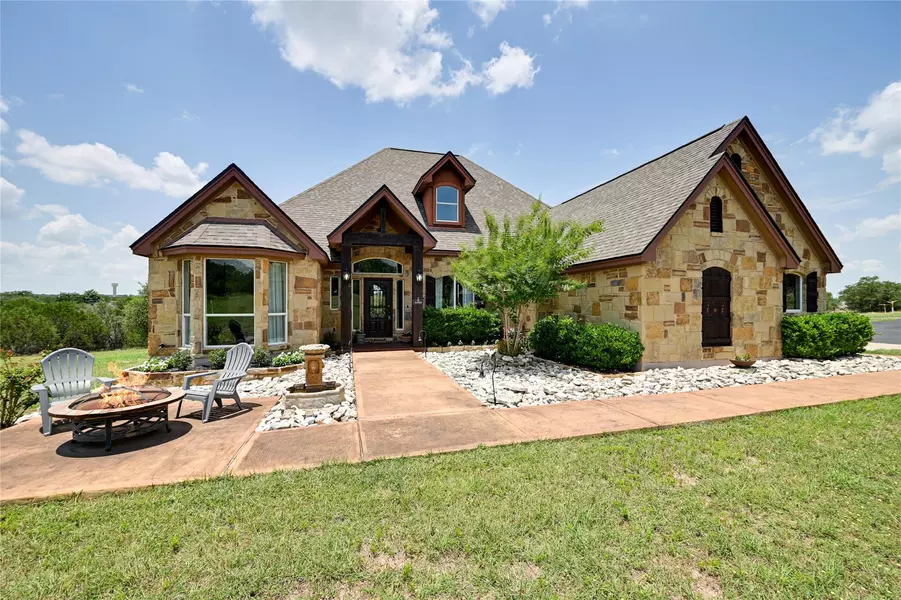 175 N Showhorse DR, Liberty Hill, TX 78642