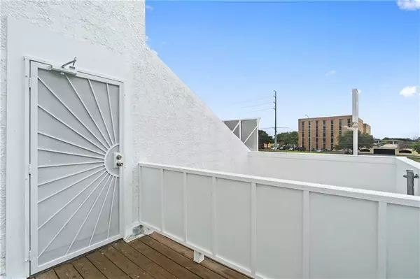 Austin, TX 78752,7700 N Lamar BLVD #201 (Upstairs)