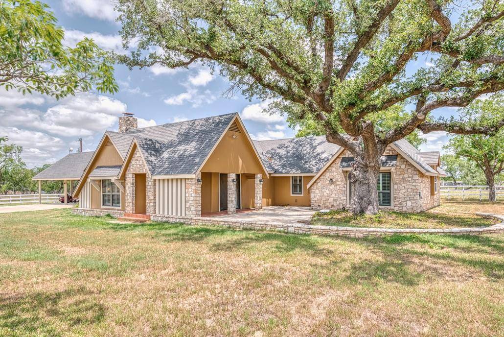 701 W Steele ST, Smiley, TX 78159