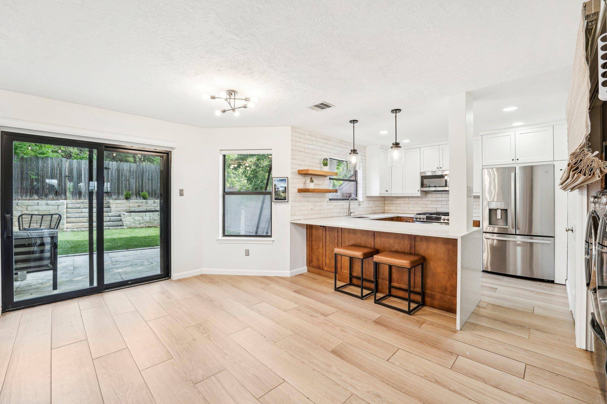 Austin, TX 78750,6610 Mesa Hollow DR