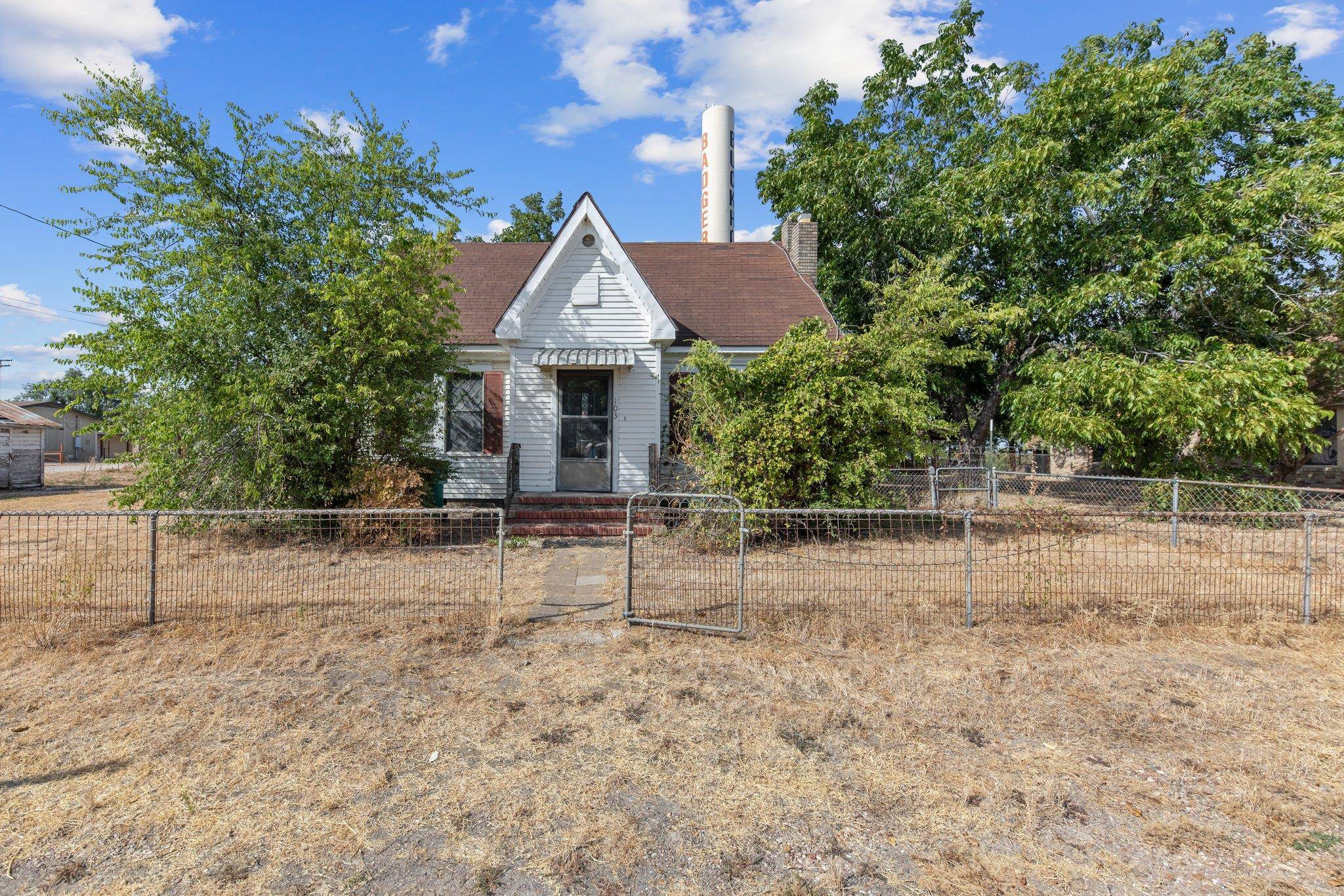 103 E Avenue H, Buckholts, TX 76518