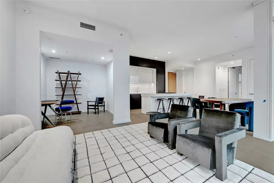 313 W 17th ST #2406, Austin, TX 78701