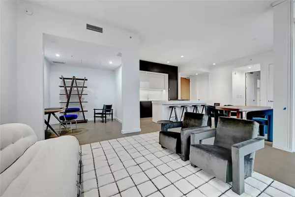 313 W 17th ST #2406, Austin, TX 78701