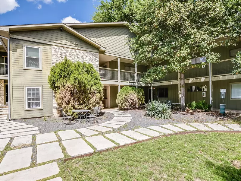 2303 East Side DR #112, Austin, TX 78704