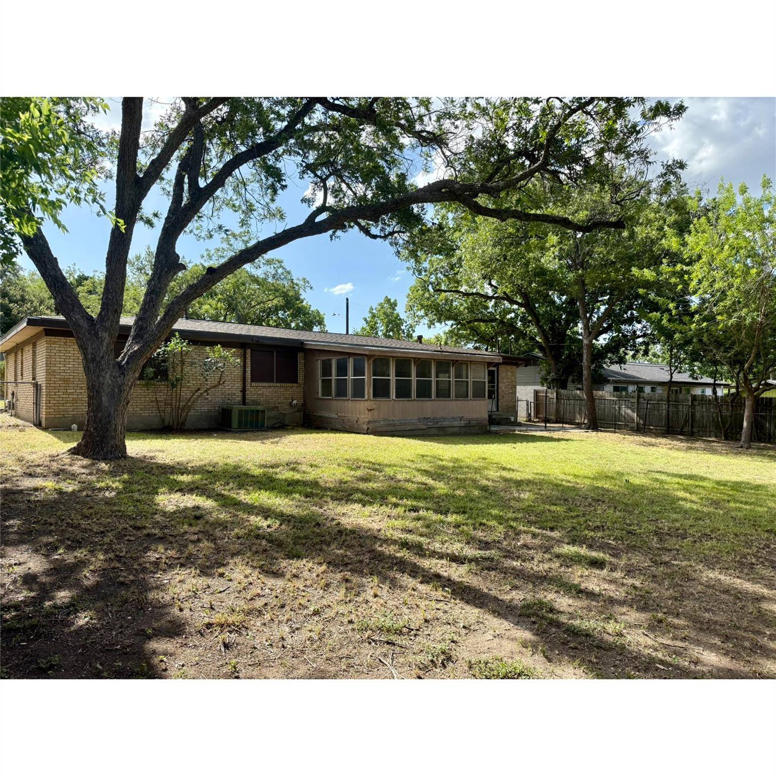 Austin, TX 78753,11601 Oak TRL