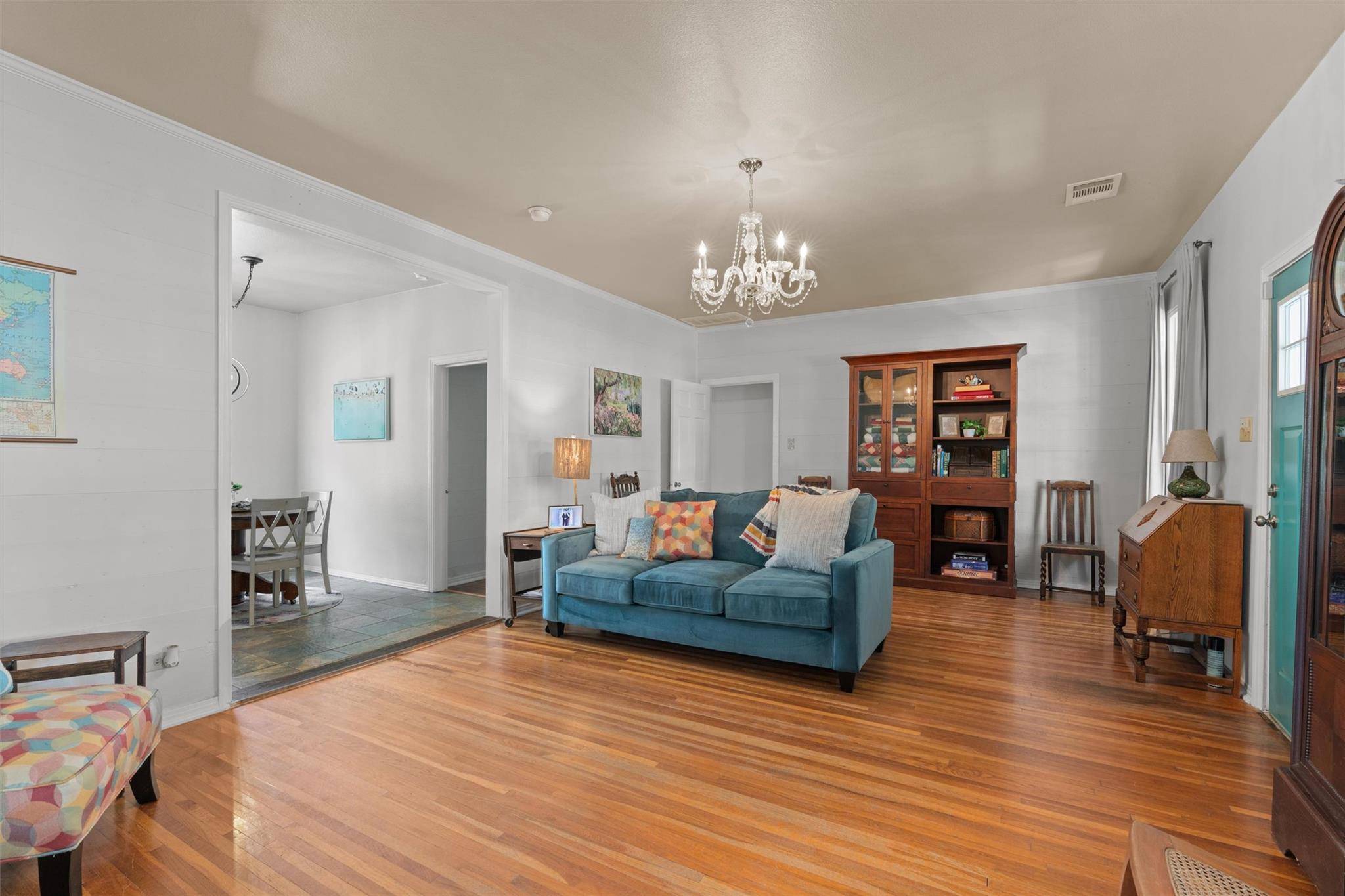 Taylor, TX 76574,1922 W Lake DR