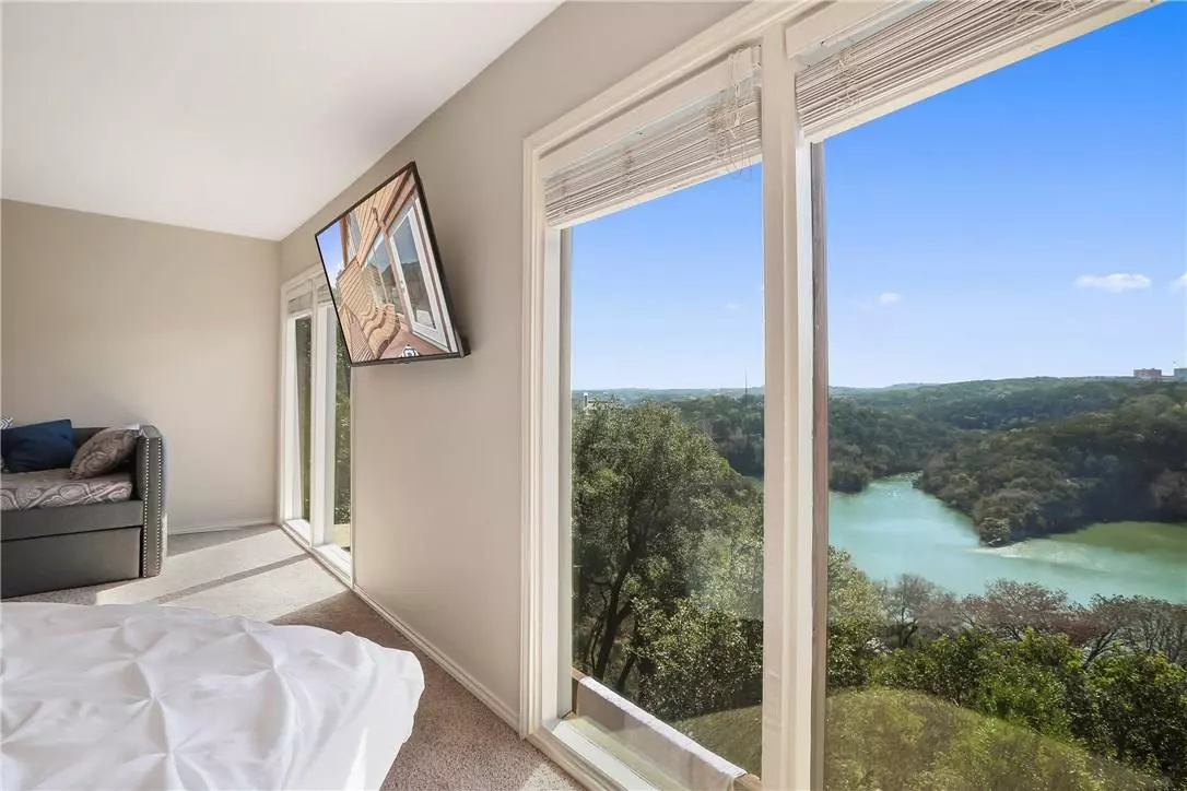 Austin, TX 78746,1949 Westlake DR