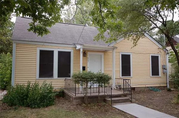 907 E 38th ST #A, Austin, TX 78705