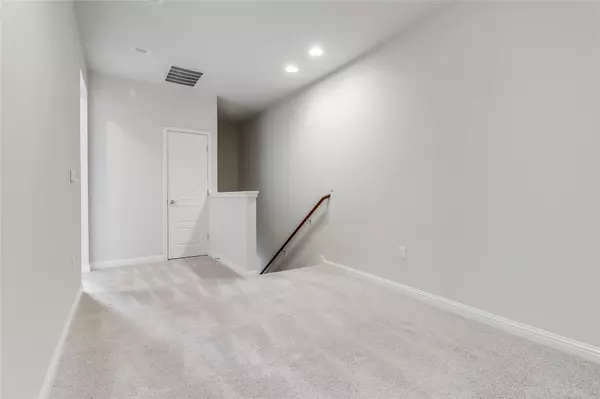 Austin, TX 78741,6814 E Riverside DR #32