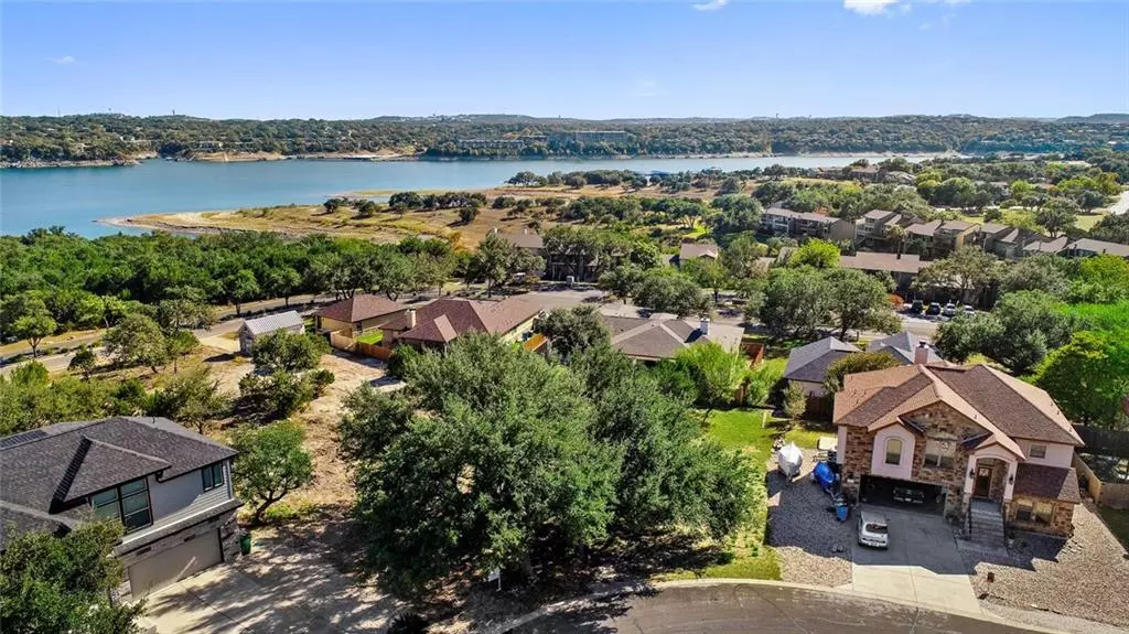 215 Southwind RD, Lago Vista, TX 78645