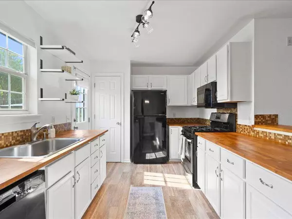 Hutto, TX 78634,150 Evangeline LN
