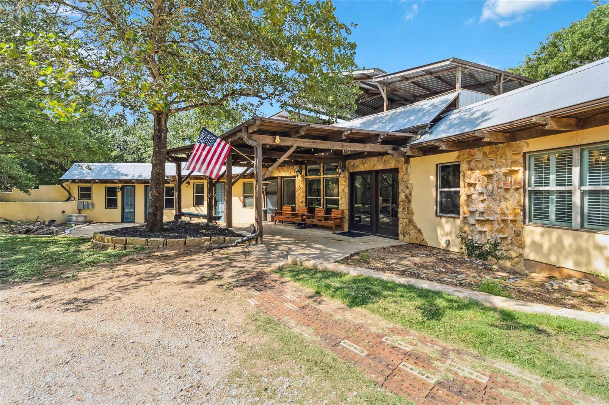208 Old Potato RD, Paige, TX 78659