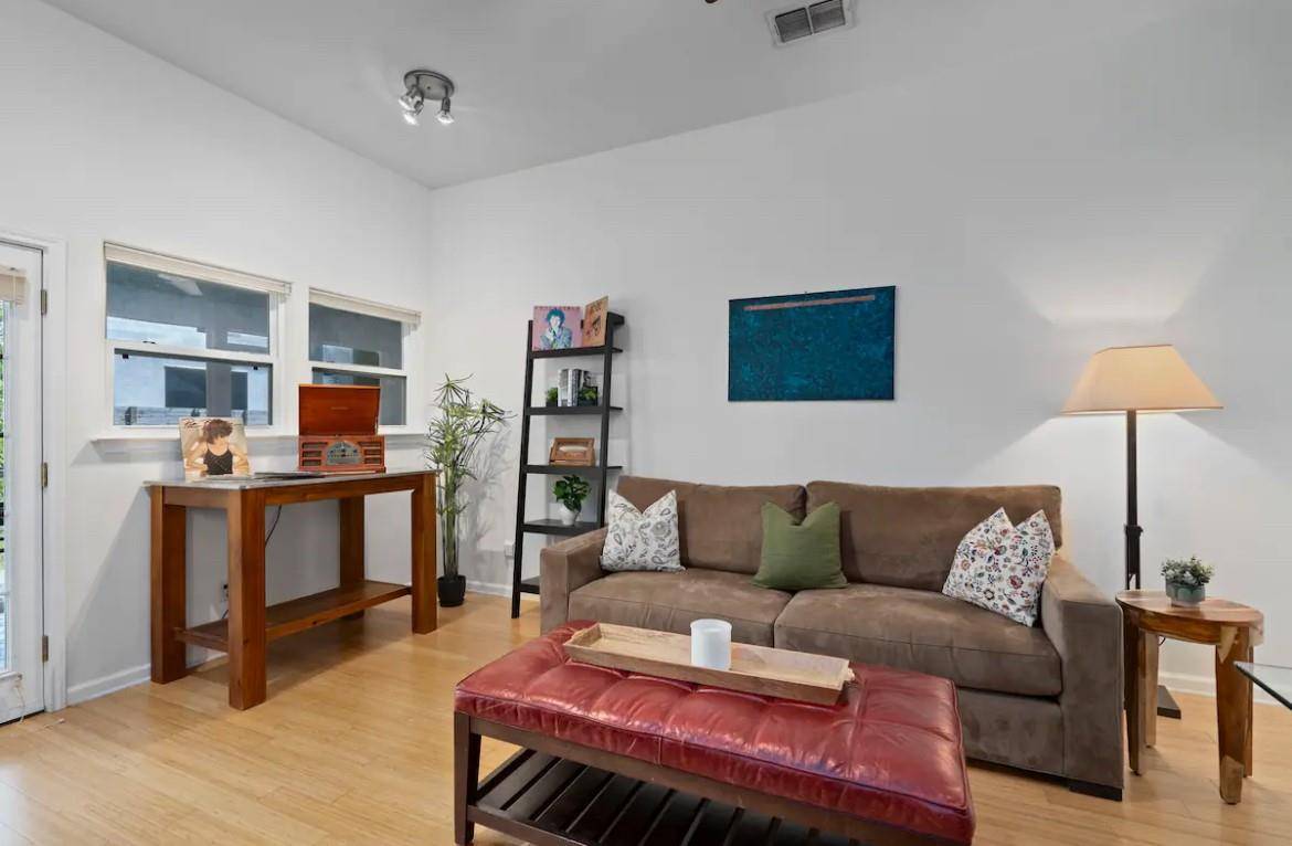 Austin, TX 78704,2102 Peach Tree ST