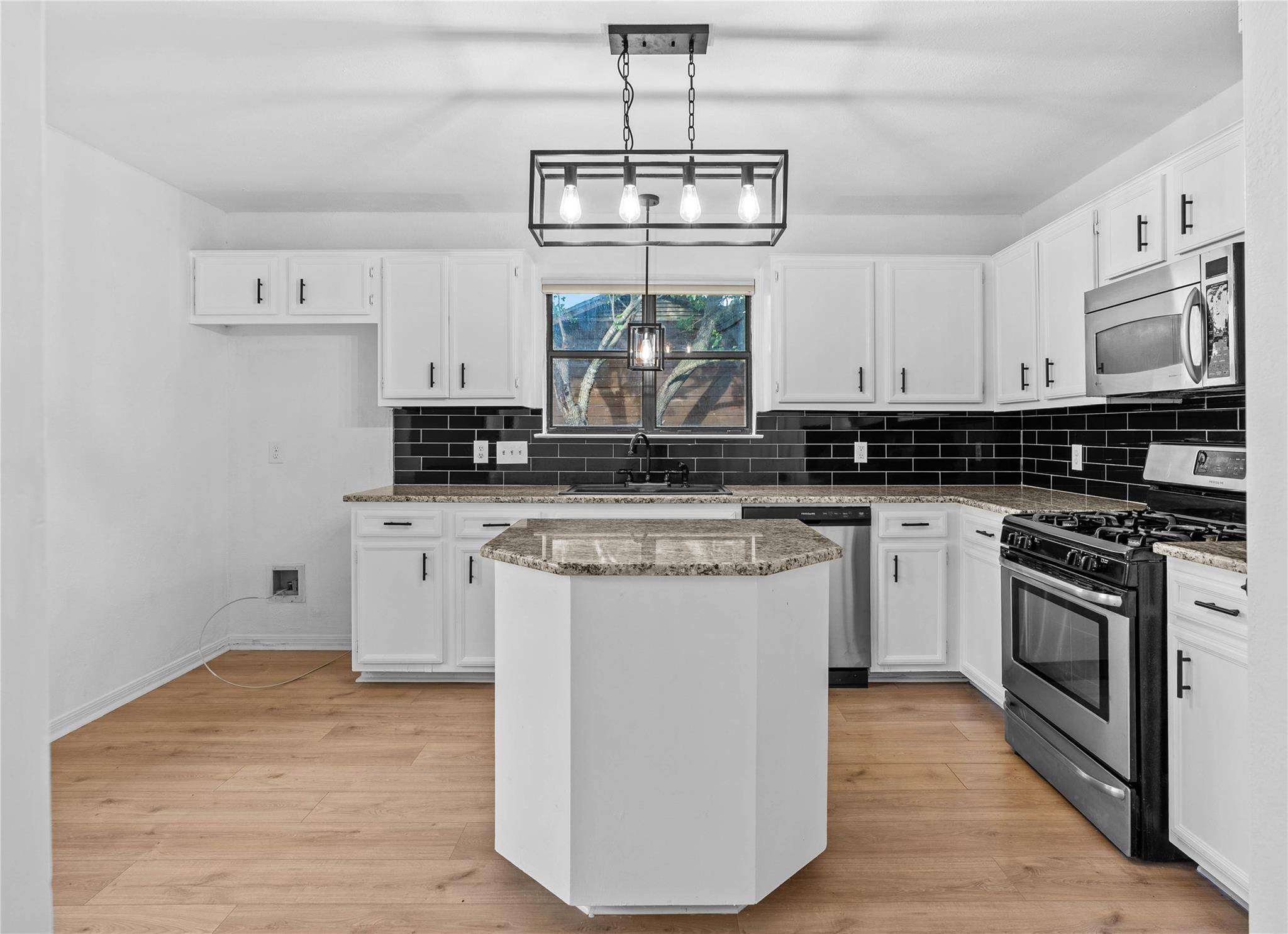 Round Rock, TX 78664,2101 Boxwood PATH