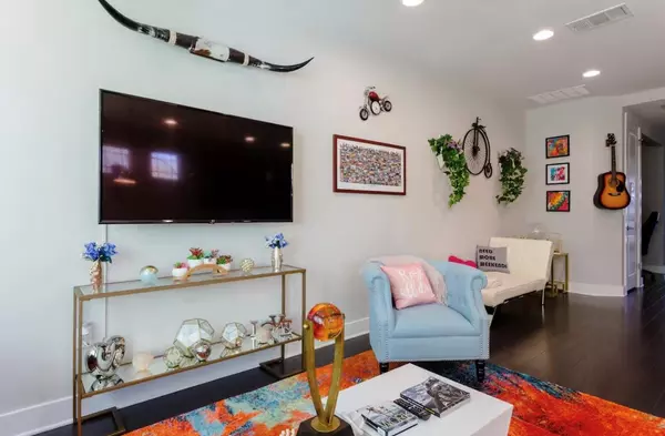 Austin, TX 78702,807 E 16th ST #A