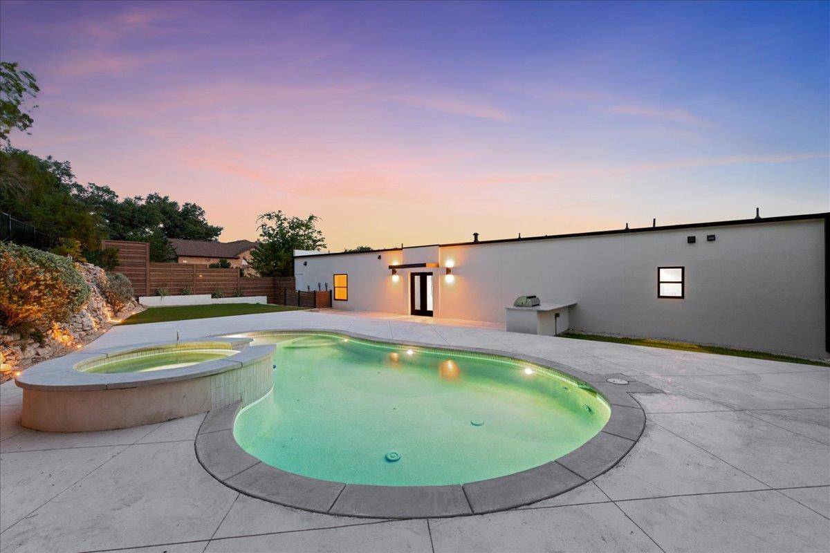 Lakeway, TX 78734,902 Challenger ST