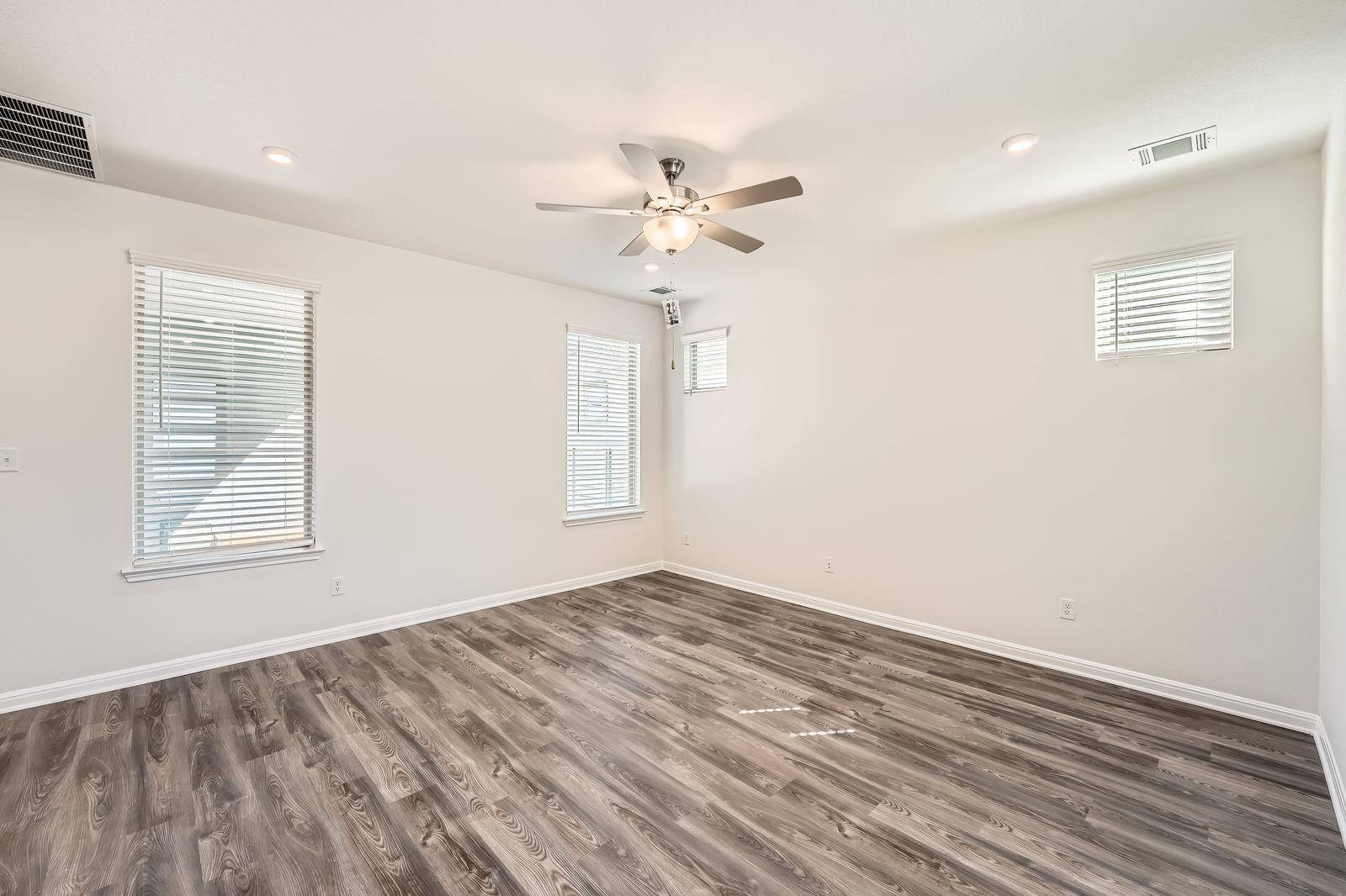 Bastrop, TX 78602,192 Weaver LN