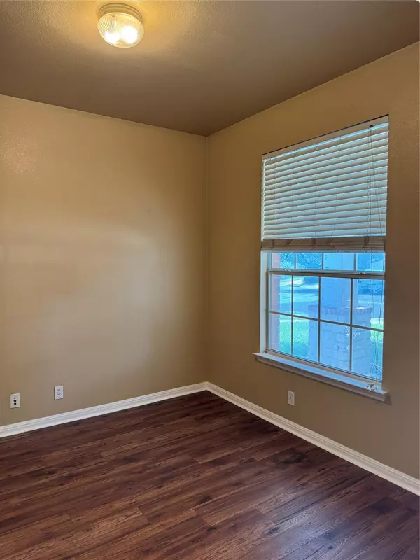 Round Rock, TX 78681,8217 Menlo Park PL