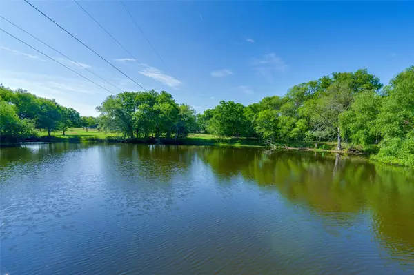 Adkins, TX 78101,10745 Rosemar LN