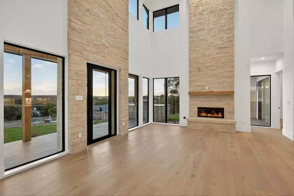 Horseshoe Bay, TX 78657,400 Emerald WAY