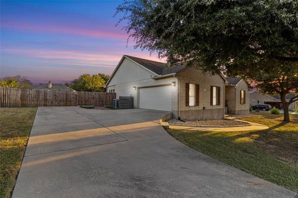 306 Rio Grande Ave, Hutto, TX 78634