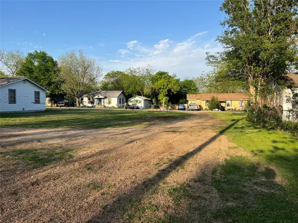 Thrall, TX 76578,504 Alva ST